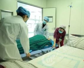 67岁孕妇产子风波 高龄生育的伦理困境与家庭撕裂