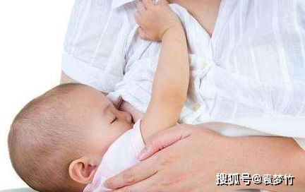 新生儿睡眠时间长，需要中途叫醒喂奶吗？别再纠结，看完就清楚了